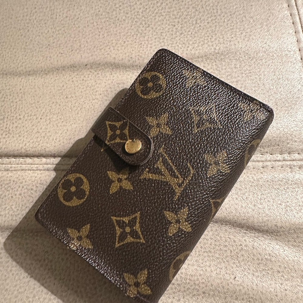 Louis Vuitton Mono Kisslock Wallet